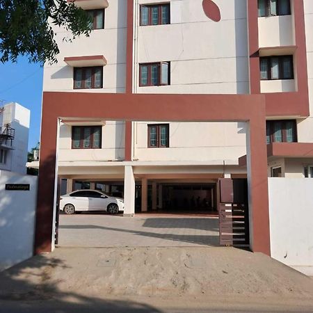 Mayfair Service Apartments Коимбатур Экстерьер фото